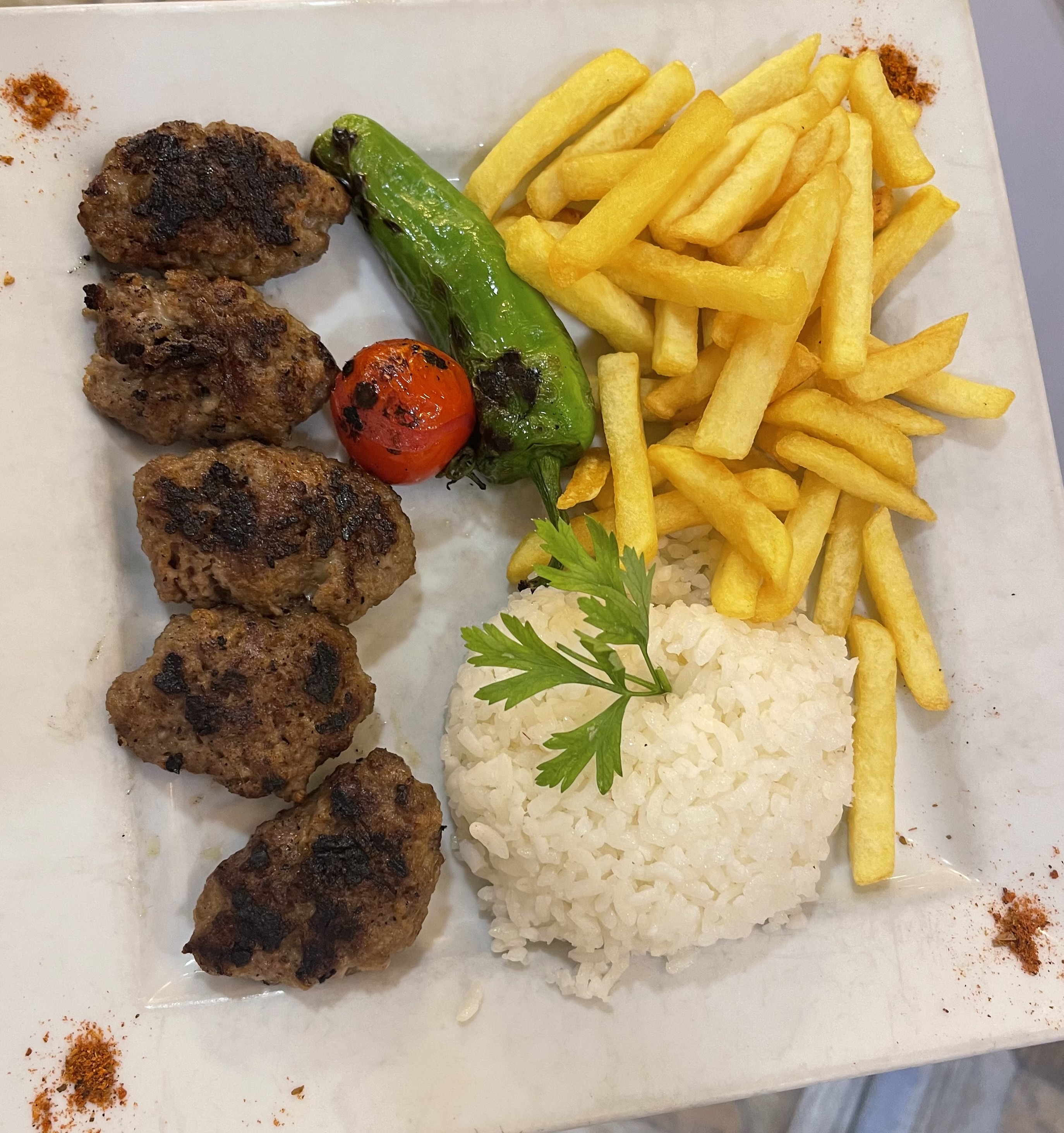 Kaşarlı Izgara Köfte